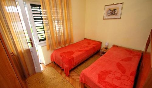 One-Bedroom Apartment with Balcony