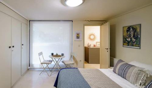 Studio Apartment