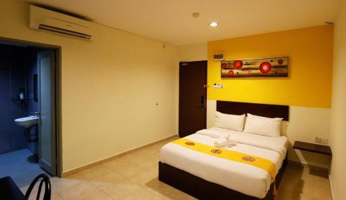 Standard Queen Room