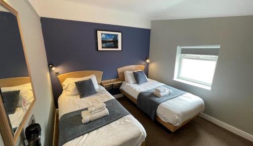Twin Room with Shared Bathroom
