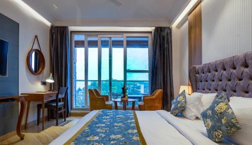 King Room with Balcony