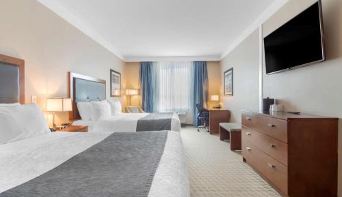 Queen Room with Two Queen Beds - Pet Friendly