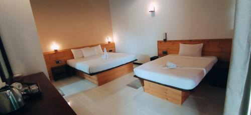 Triple Room with Pool View