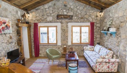 One-Bedroom Holiday Home