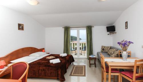 Studio with Balcony and Sea View