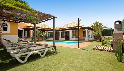 Villa with Garden View