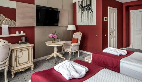 Superior Twin Room with City View