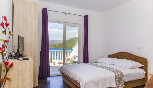 Studio with Balcony and Sea View