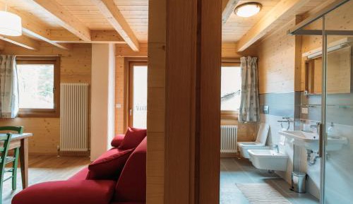 Quadruple Room with Private Bathroom