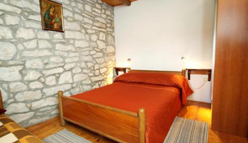 One-Bedroom Holiday Home