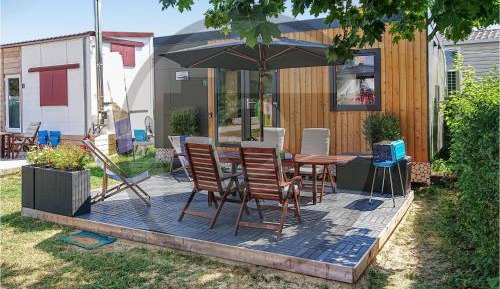 One-Bedroom Holiday Home