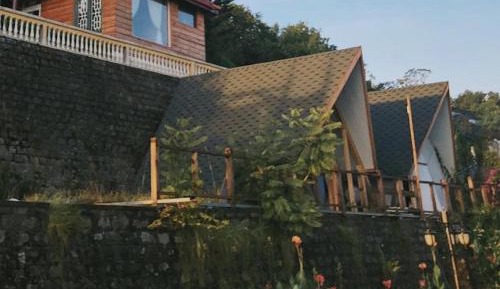 Bungalow with Garden View