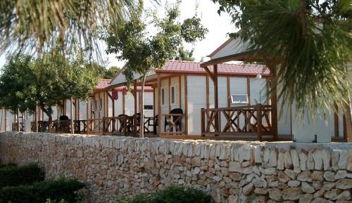 Two-Bedroom Bungalow - Hawai