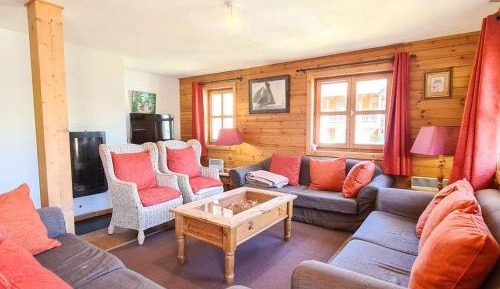 Chalet (12 Adults)