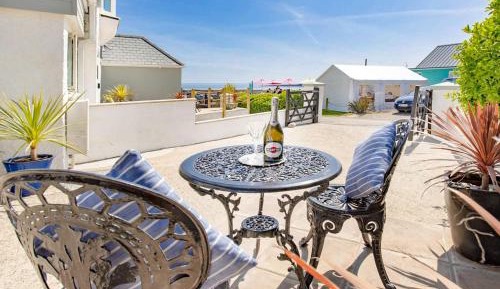 One-Bedroom Holiday Home