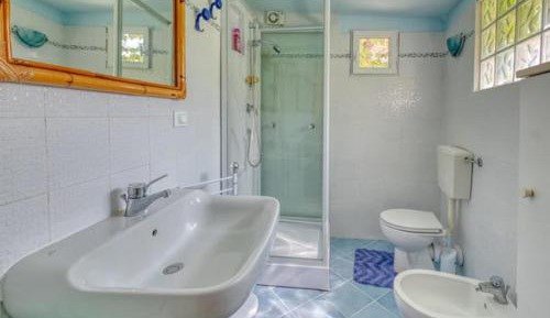 Twin Room with Bathroom