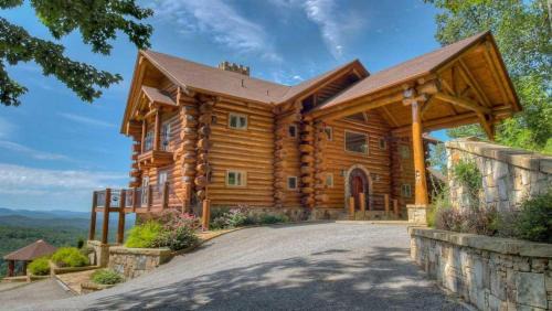 Six-Bedroom Holiday Home