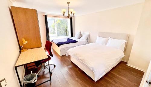 Deluxe Family Room