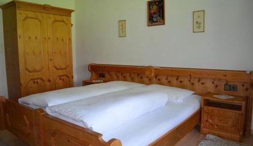 One-Bedroom Apartment with Balcony 2