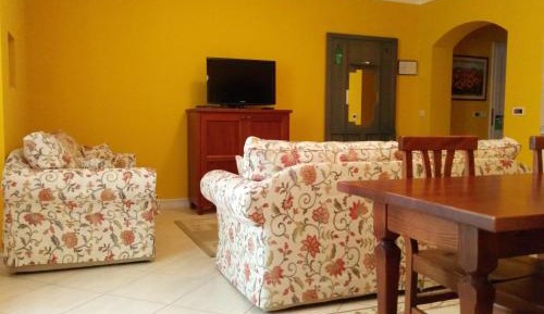 Comfort One-Bedroom Apartment with Sea View 