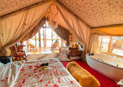 Master Glamping Tent With Hot Tub