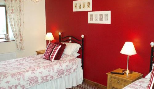Twin Room with Private Bathroom