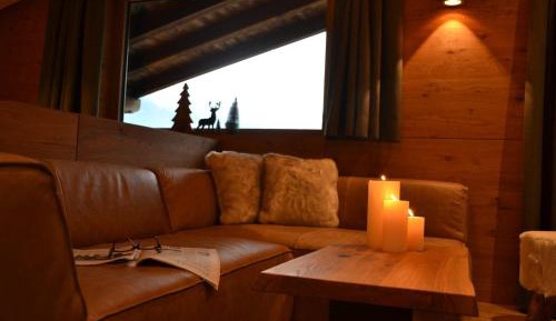 Deluxe Apartment with Hot Tub and Sauna (max. 10 People)