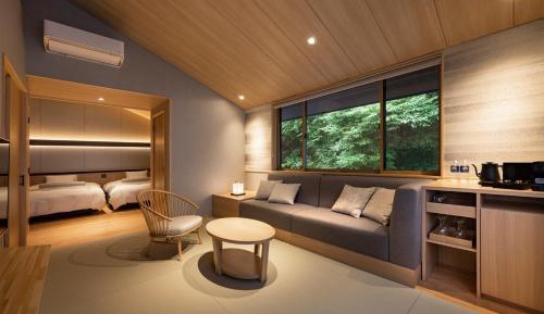 Apartment with Mountain View