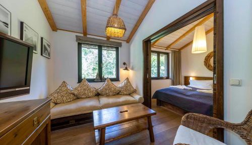 Boathouse Apartment