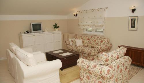  Deluxe Apartment with Sea View (4 Adults + 2 Children)