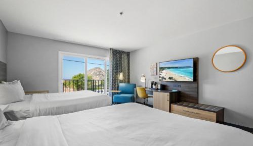 Queen Room with 2 Queen Beds Partial Ocean View