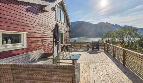 Three-Bedroom Holiday Home 