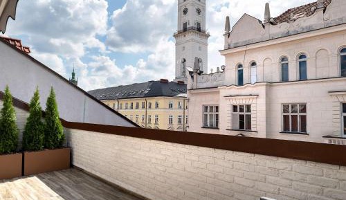 King Superior Room with Terrace, City View and Sofa - Non-Smoking/Air-Conditioned