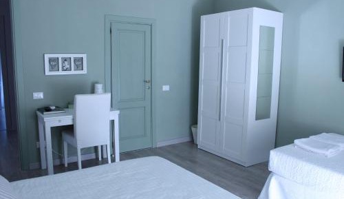 Quadruple Room with Private Bathroom