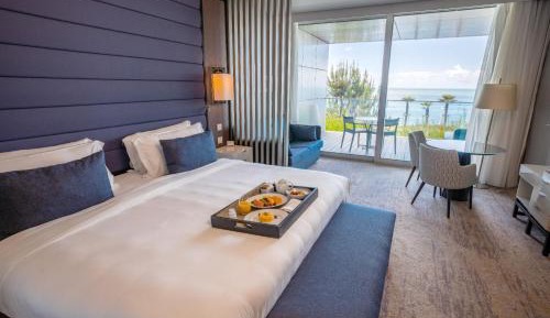 Junior King Suite with Ocean View