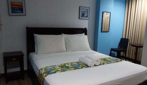 Deluxe Queen Room
