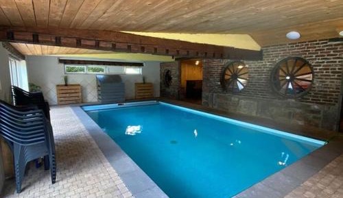 Eleven-Bedroom Holiday home