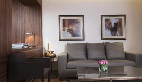 Executive Suite with Land View