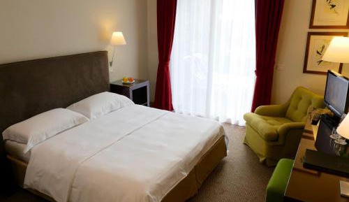 Prestige Double Room with Balcony and Lake View