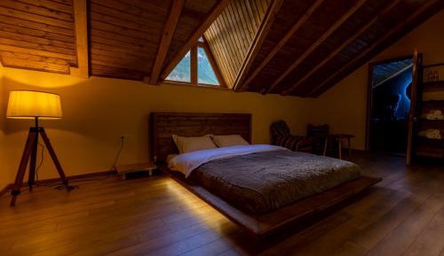 Deluxe Double Room with Shower