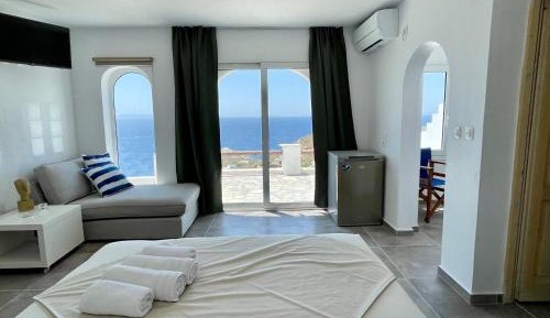 Studio with Sea View