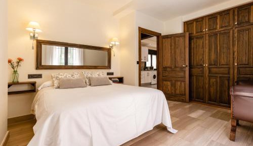 One-Bedroom Apartment (4 Adults)
