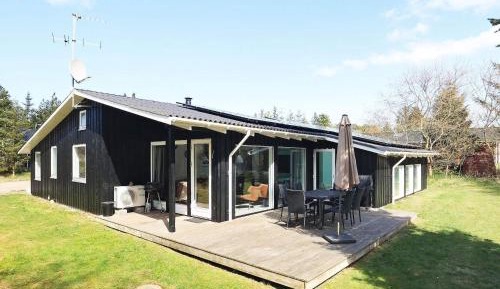 Four-Bedroom Holiday Home
