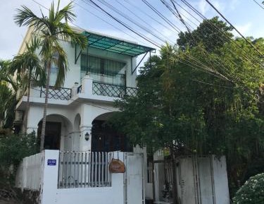Villa with Garden View