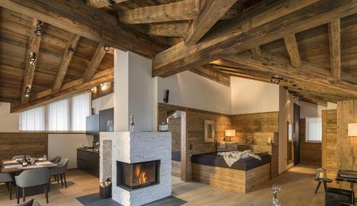 One-Bedroom Apartment with Terrace