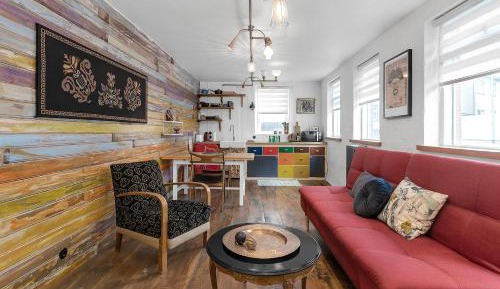 One-Bedroom Apartment
