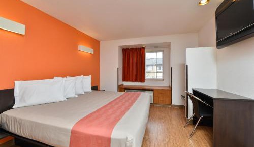 King Room - Disability Access - Non-Smoking