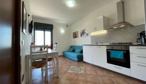 One-Bedroom Apartment with Balcony and Lake View - Street Side