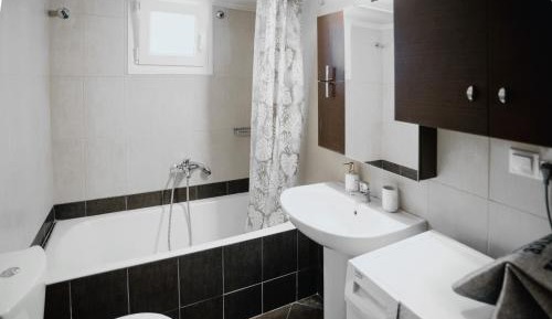 One-Bedroom Apartment with Garden