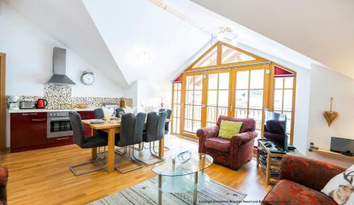 Three-Bedroom Apartmen with Sofa Bed